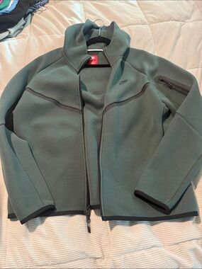 Nike Men’s Tech Fleece Windrunner Full Zip Up Hoodie